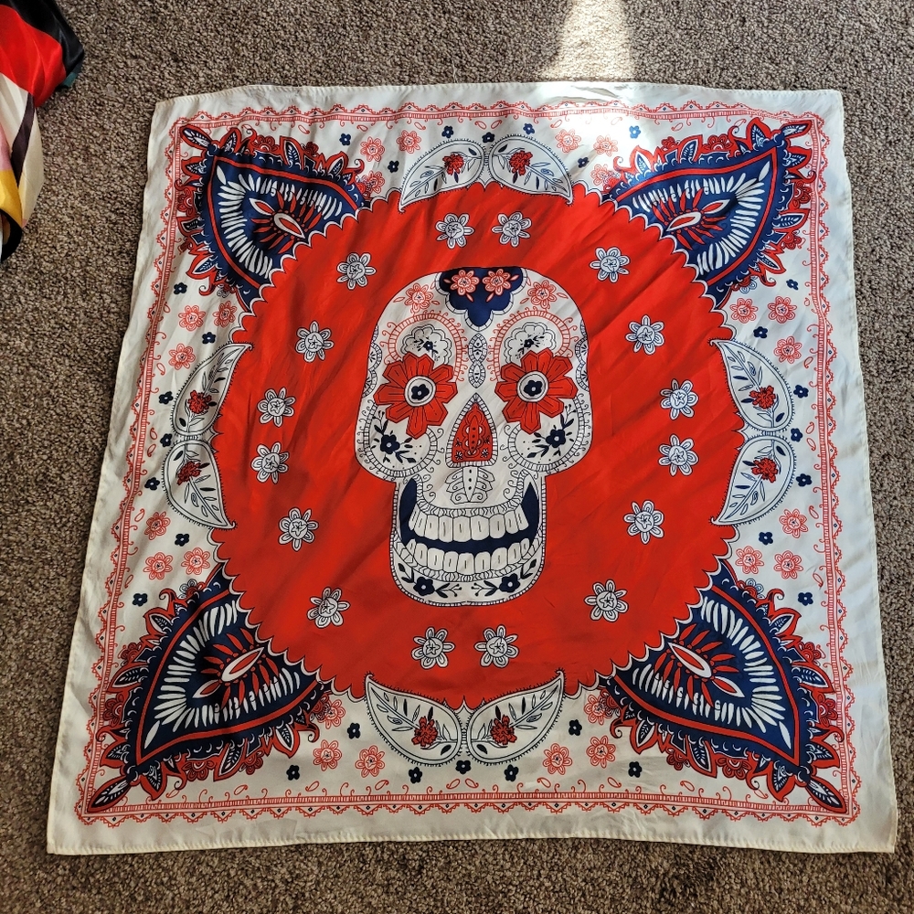 Zara Man Skull Kerchief